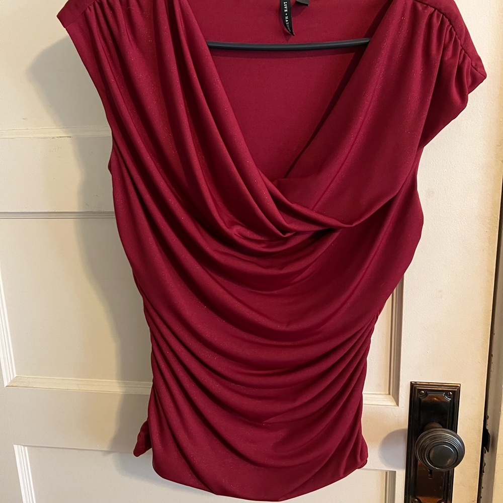 Nice, brick red top